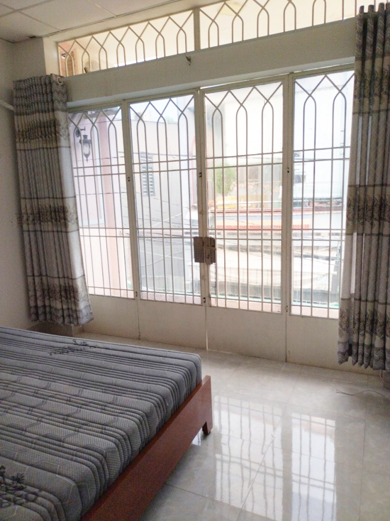 Bán nhà đường Chiến lược 40m2 Chính chủ Giá cực tốt Phân khúc giá rẻ